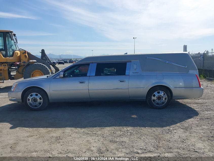 2010 Cadillac Professional Chassis VIN: 1GEGK0CYXAU500291 Lot: 12020838