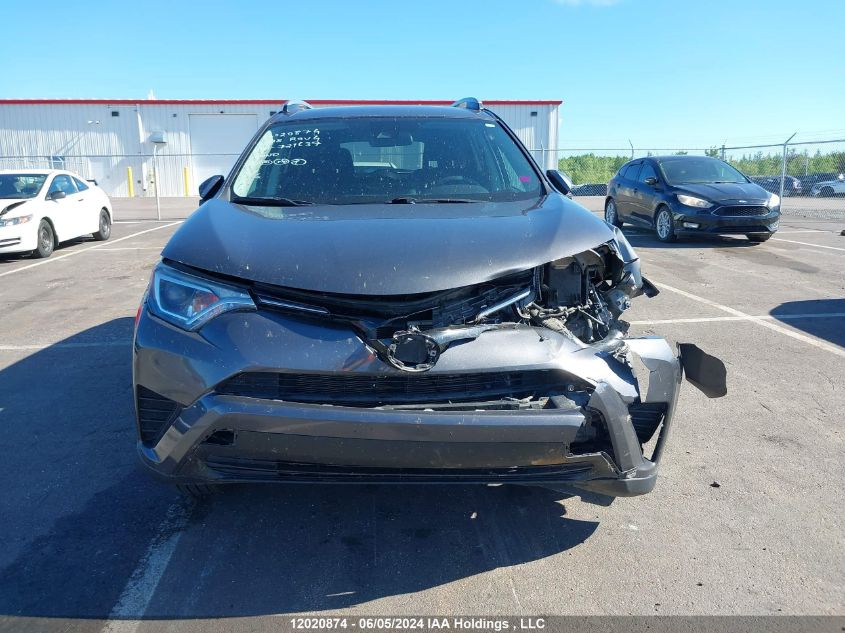 2018 Toyota Rav4 Le VIN: 2T3BFREV5JW721637 Lot: 12020874