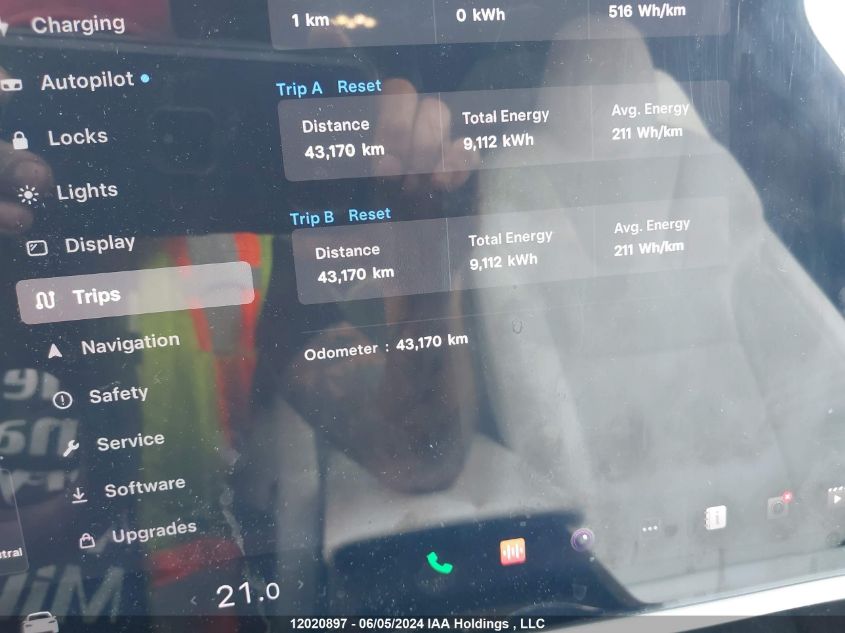 2022 Tesla Model X VIN: 7SAXCBE55NF353612 Lot: 12020897