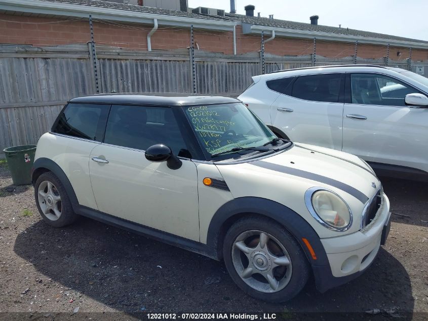 2009 Mini Cooper Hardtop VIN: WMWMF33549TW78977 Lot: 12021012