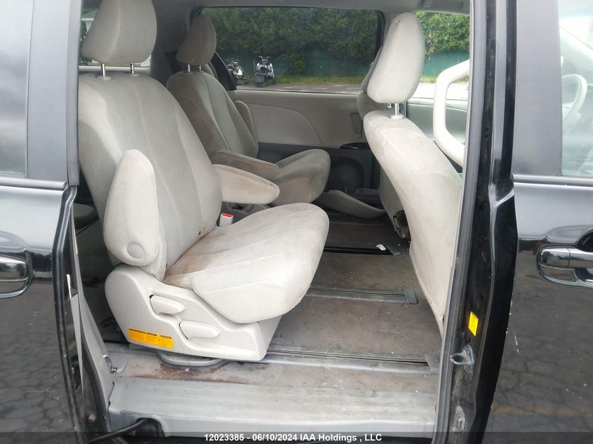 2011 Toyota Sienna VIN: 5TDZK3DCXBS075540 Lot: 12023385