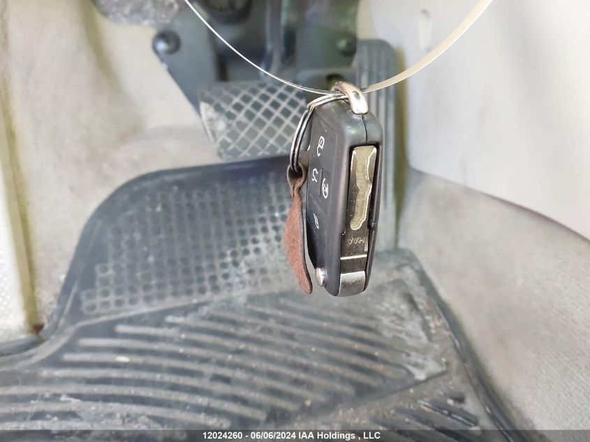 2013 Volkswagen Passat VIN: 1VWCH7A38DC102302 Lot: 12024260