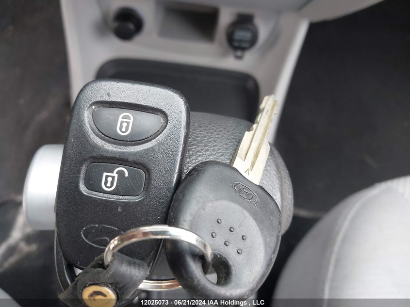 2008 Hyundai Accent VIN: KMHCN45C18U205349 Lot: 12025073