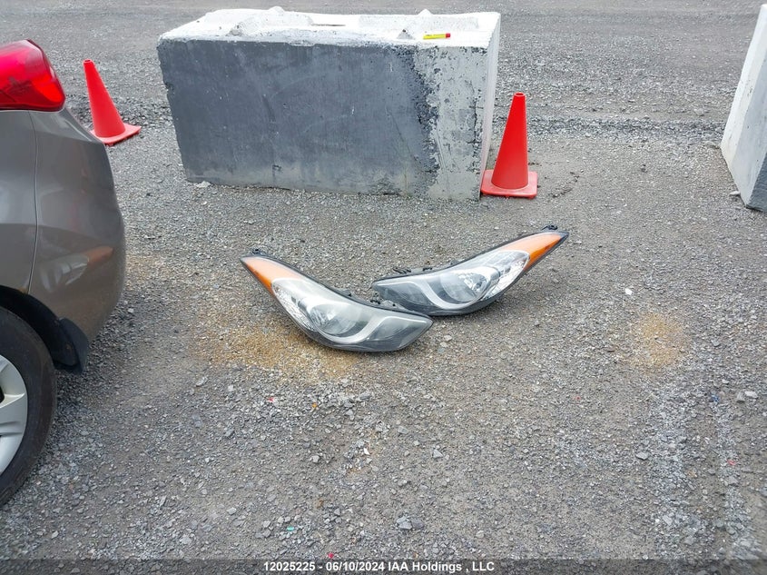 2013 Hyundai Elantra Gls/Limited VIN: 5NPDH4AE5DH152196 Lot: 12025225