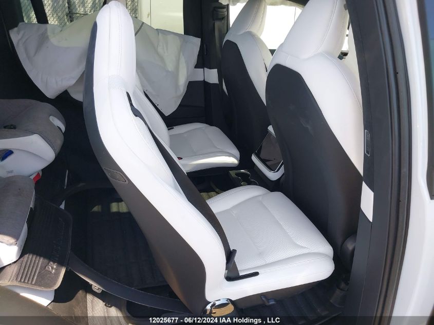 2024 Tesla Model X VIN: 7SAXCBE50RF443840 Lot: 12025677