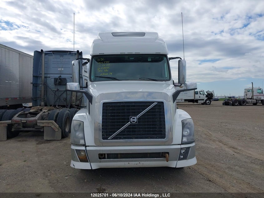 2015 Volvo Vn L VIN: 4V4NC9EH7FN174888 Lot: 12025701