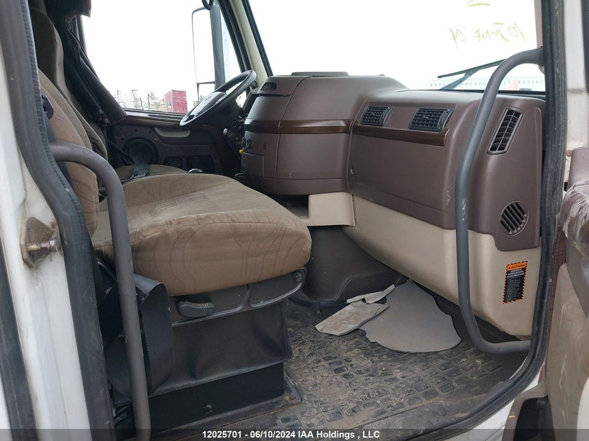 2015 Volvo Vn L VIN: 4V4NC9EH7FN174888 Lot: 12025701