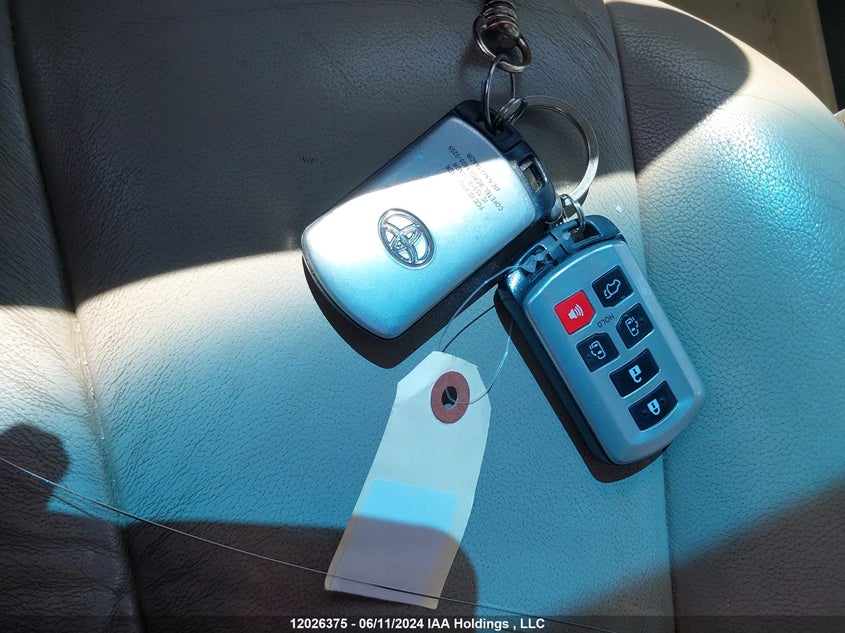 2011 Toyota Sienna Xle/Limited VIN: 5TDDK3DC4BS011729 Lot: 12026375