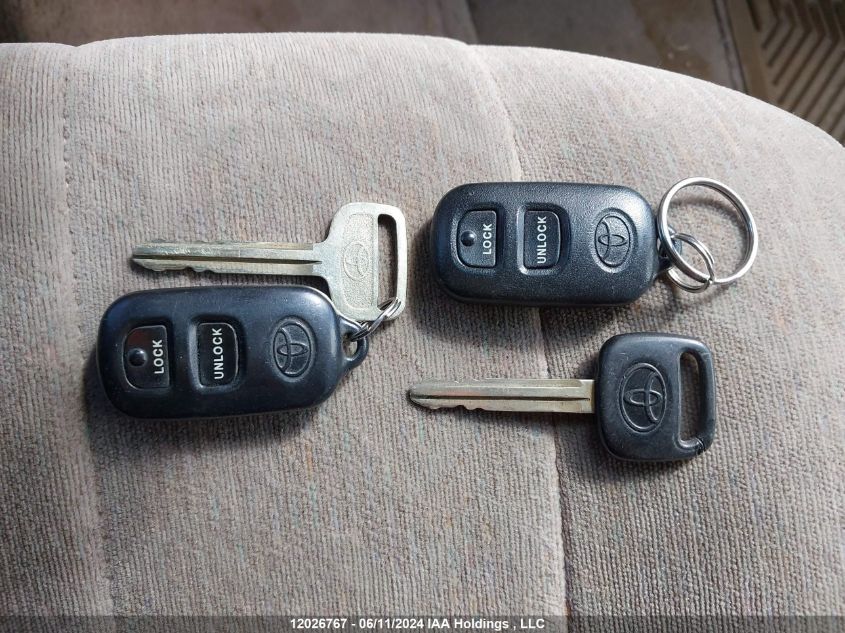 2000 Toyota Sienna Le/Xle VIN: 4T3ZF13CXYU216138 Lot: 12026767