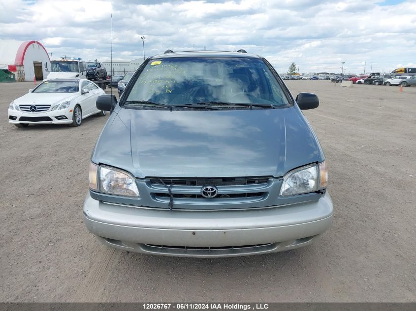 2000 Toyota Sienna Le/Xle VIN: 4T3ZF13CXYU216138 Lot: 12026767