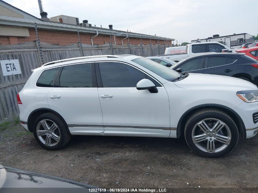 2017 Volkswagen Touareg Execline W/ R-Line VIN: WVGHF7BP6HD000850 Lot: 12027519