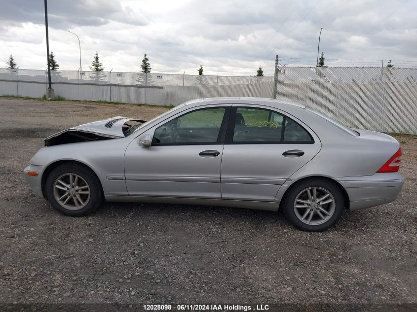 2004 Mercedes-Benz C 240 4Matic VIN: WDBRF81J24F446647 Lot: 12028098