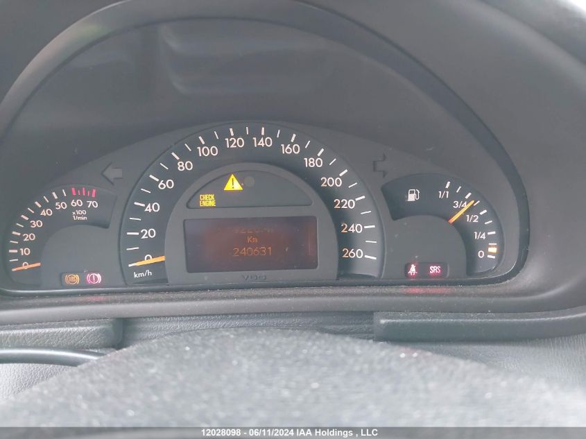 2004 Mercedes-Benz C 240 4Matic VIN: WDBRF81J24F446647 Lot: 12028098