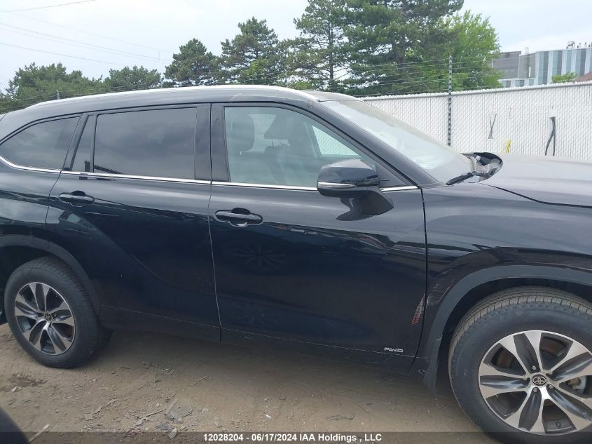 2022 Toyota Highlander Hybrid Xle/Hybrid Bronze Edition VIN: 5TDGBRCH8NS562389 Lot: 12028204