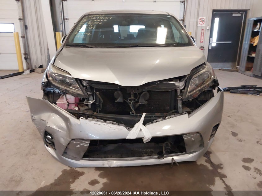 2018 Toyota Sienna Se/Se Premium VIN: 5TDXZ3DC2JS961062 Lot: 12028651
