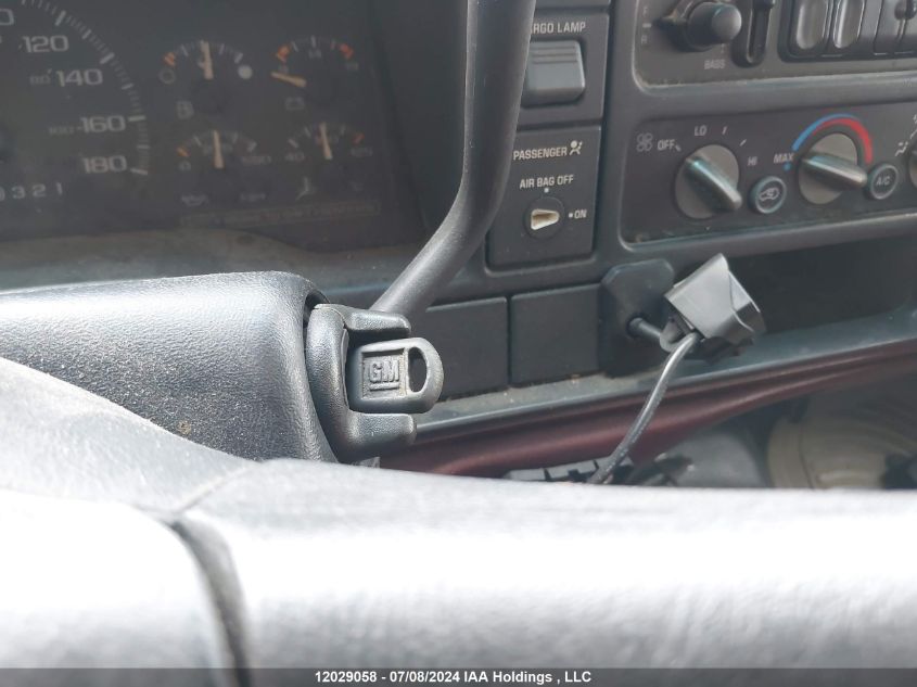 1998 GMC Sierra 1500 VIN: 1GTEC14W3WZ525608 Lot: 12029058