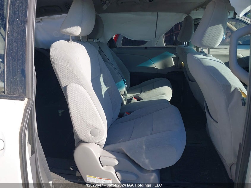 2016 Toyota Sienna Le VIN: 5TDKK3DC6GS700427 Lot: 12029647