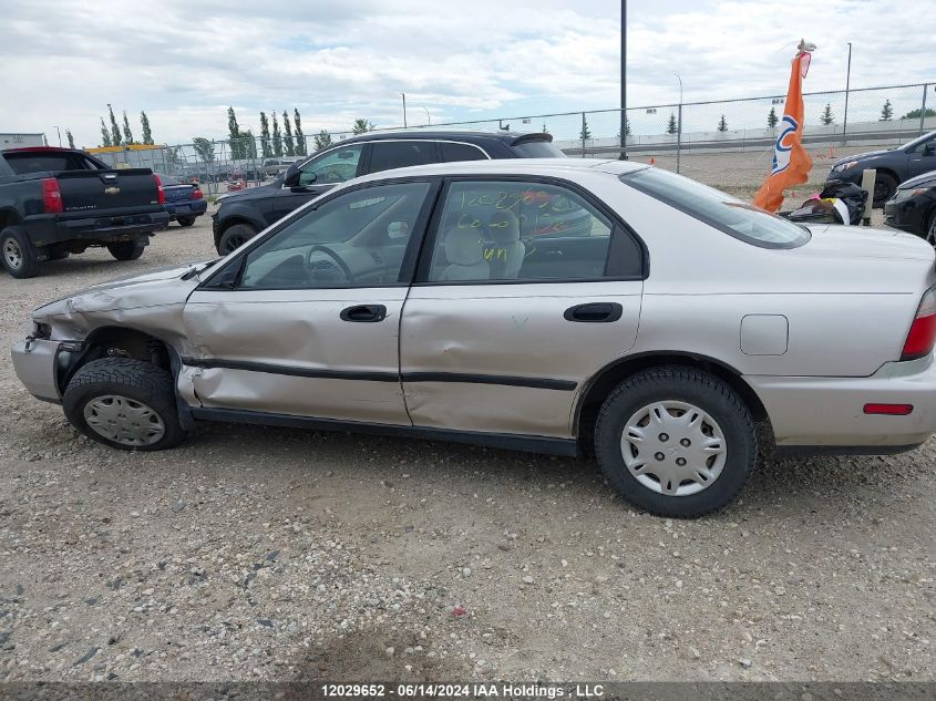 1996 Honda Accord Lx VIN: 1HGCD5618TA805226 Lot: 12029652