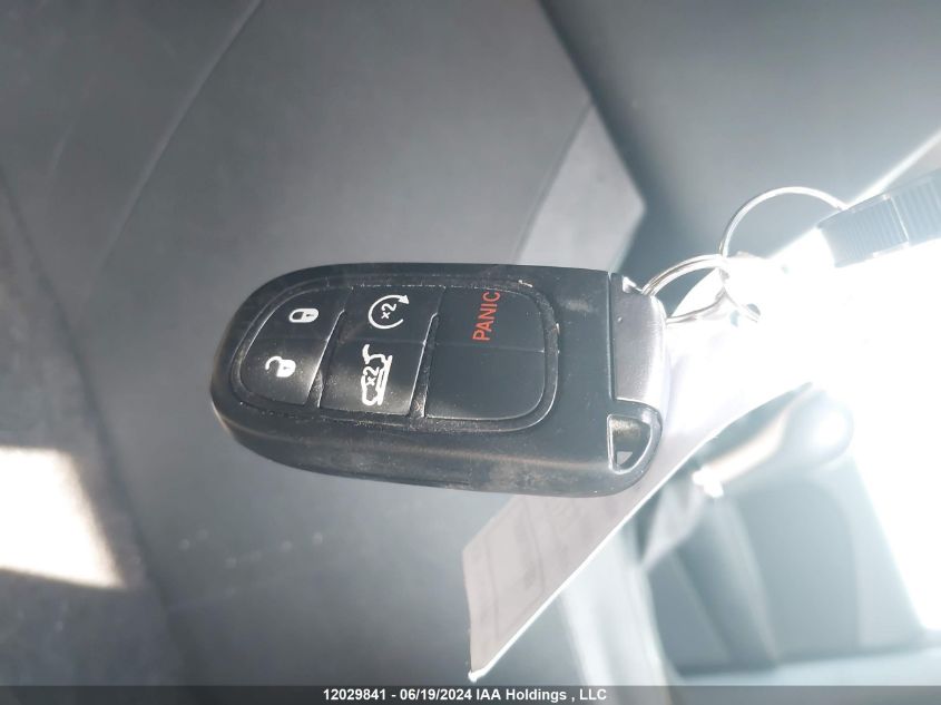 2015 Jeep Cherokee Latitude VIN: 1C4PJMCS7FW666455 Lot: 12029841