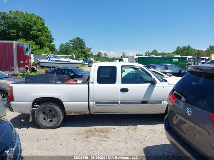 2003 Chevrolet Silverado 1500 VIN: 2GCEC19V831318054 Lot: 12029899