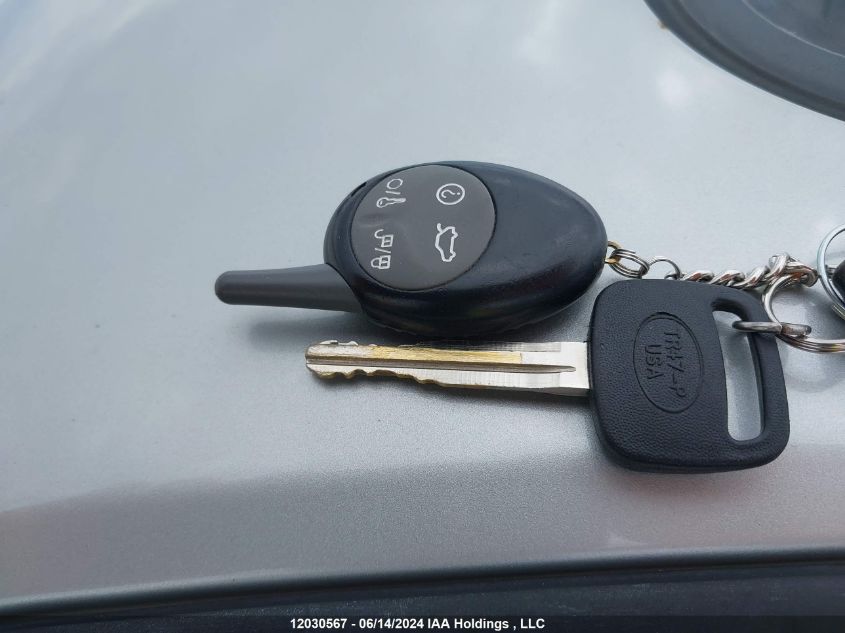 2004 Toyota Corolla Matrix Xr VIN: 2T1LR32E84C829889 Lot: 12030567