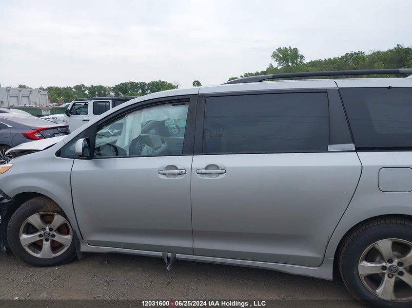 2019 Toyota Sienna Le VIN: 5TDKZ3DC4KS994947 Lot: 12031600