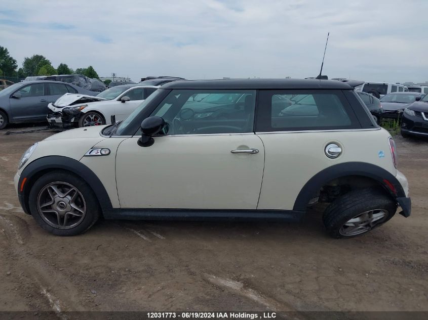 2010 Mini Cooper Hardtop VIN: WMWMF7C58ATX42210 Lot: 12031773