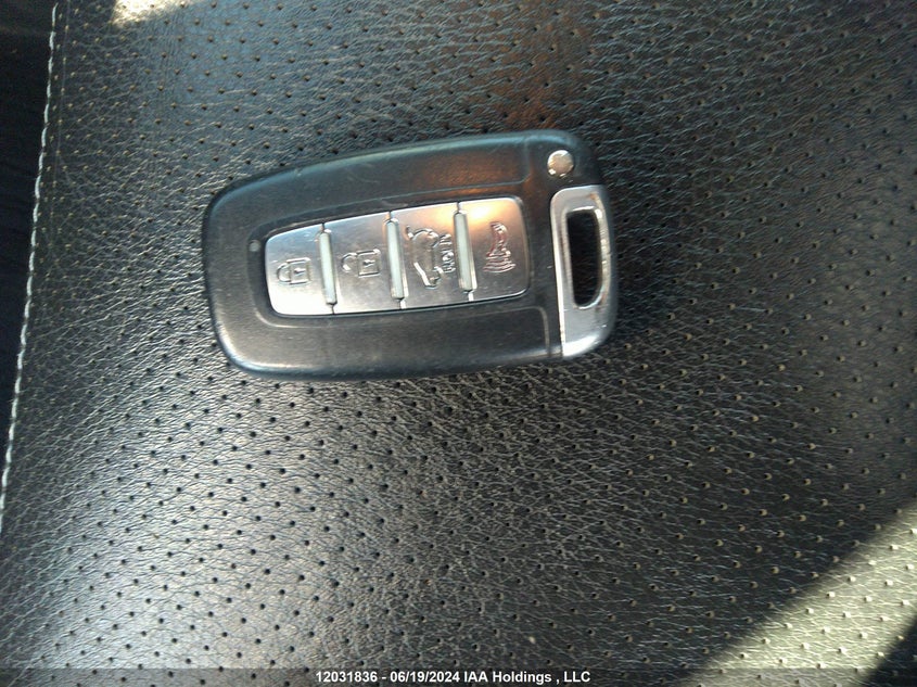 2011 Kia Sorento VIN: 5XYKUDA22BG070701 Lot: 12031836