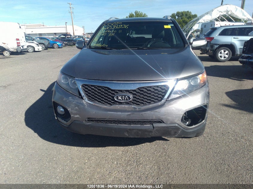 2011 Kia Sorento VIN: 5XYKUDA22BG070701 Lot: 12031836