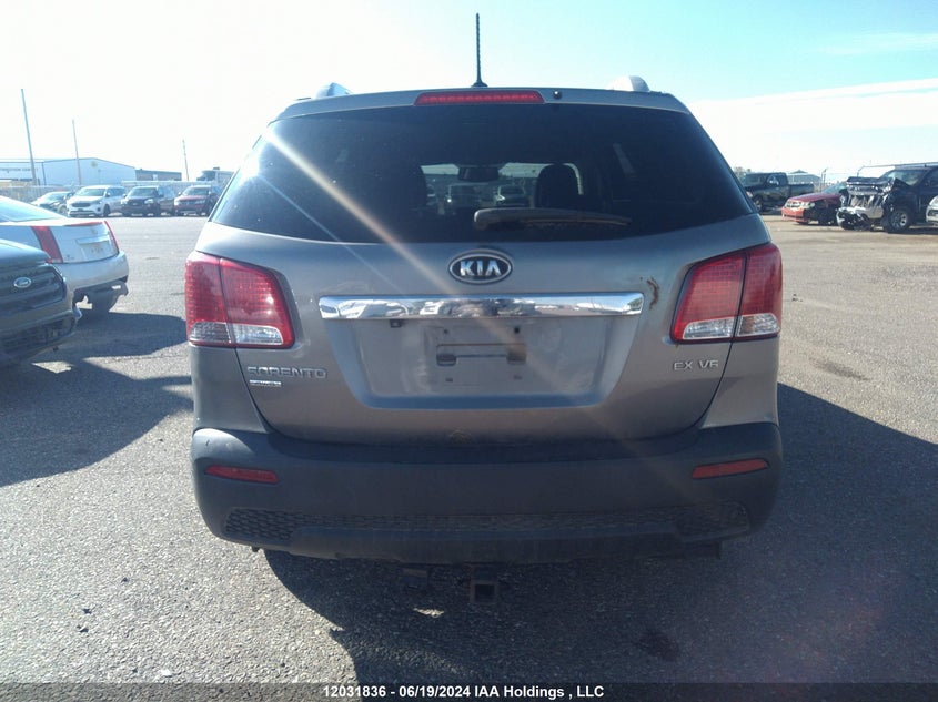 2011 Kia Sorento VIN: 5XYKUDA22BG070701 Lot: 12031836