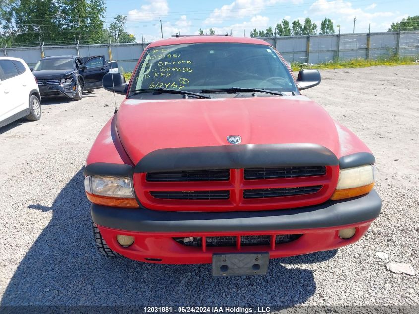 2002 Dodge Dakota VIN: 1B7HL38NX2S699656 Lot: 12031881