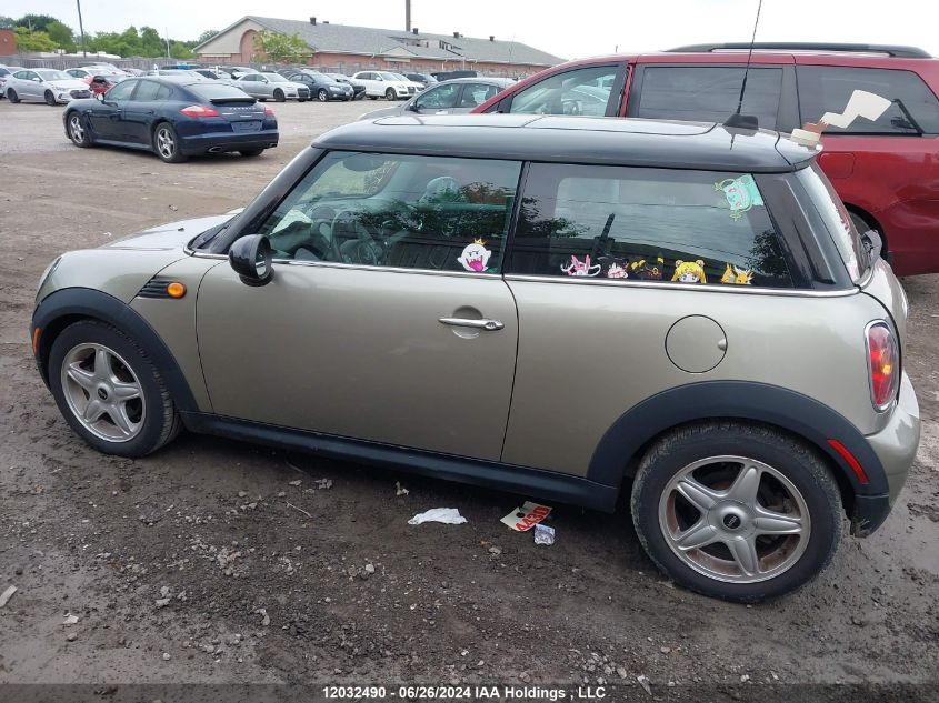 2010 Mini Cooper Hardtop VIN: WMWMF3C56ATZ65130 Lot: 12032490