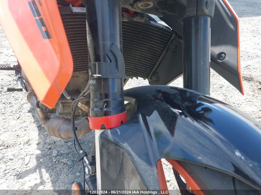 2024 Ktm 390 Duke VIN: MD2JPJ403RN241156 Lot: 12032924