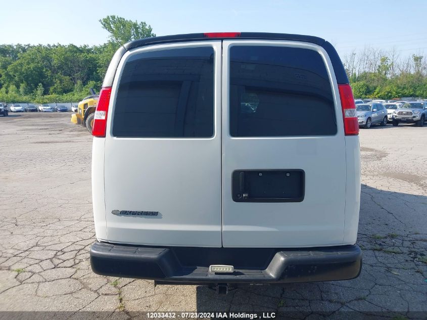 2018 Chevrolet Express G2500 VIN: 1GCWGAFP1J1256868 Lot: 12033432