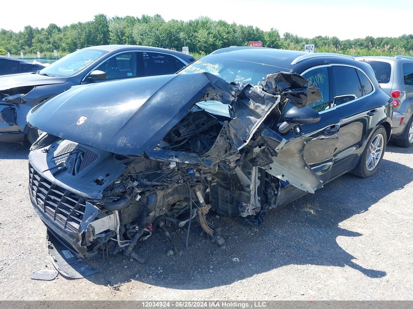 2016 Porsche Macan, Left Front, IAAI, VIN WP1AB2A5XGLB46255 — photo 2