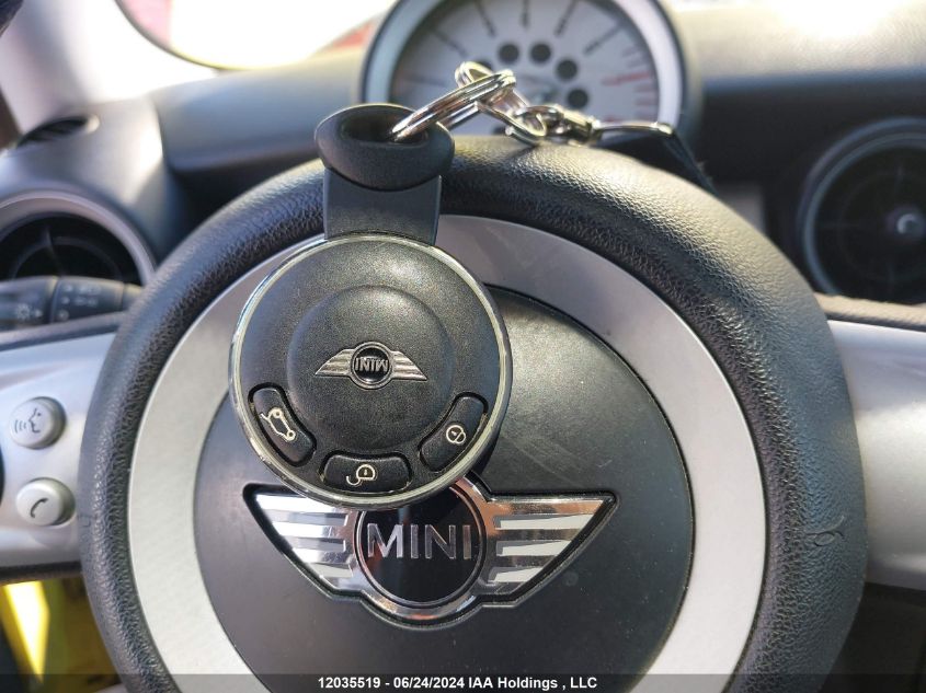 2010 Mini Cooper Hardtop VIN: WMWMF3C58ATZ62939 Lot: 12035519