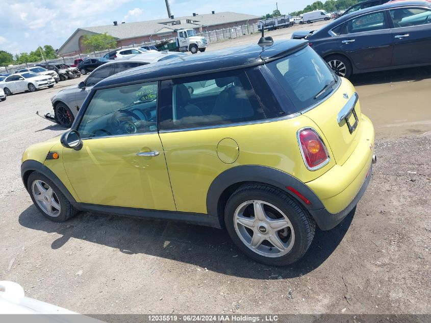 2010 Mini Cooper Hardtop VIN: WMWMF3C58ATZ62939 Lot: 12035519