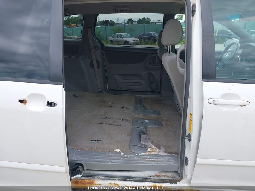 2006 Toyota Sienna Ce 7 Passenger/Ce 8 Passenger/Le 7 Passenger/Le 8 Passenger VIN: 5TDZA23C96S443825 Lot: 12036313