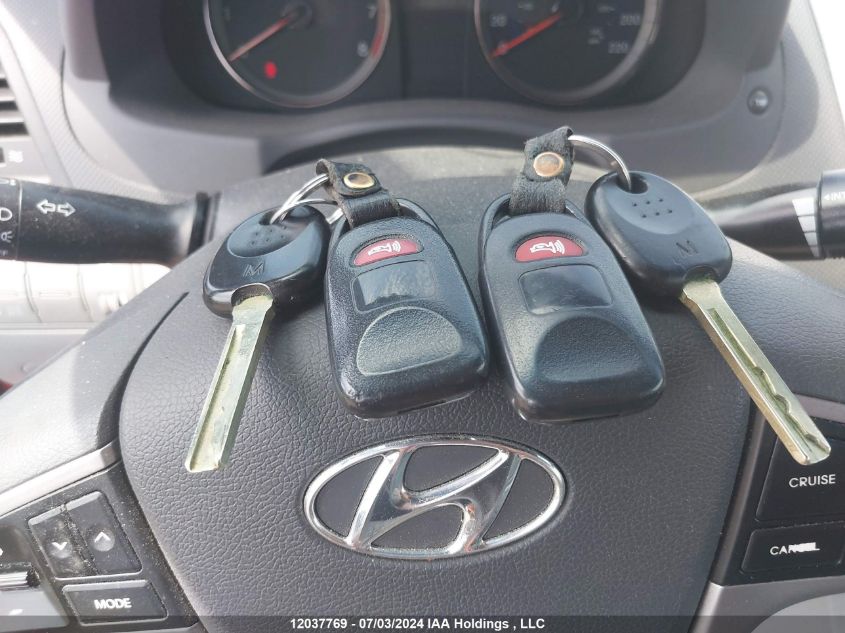 2015 Hyundai Accent VIN: KMHCT4AE5FU826085 Lot: 12037769