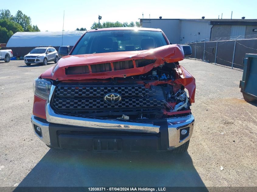 2018 Toyota Tundra Sr5 Plus 5.7L V8 VIN: 5TFDY5F19JX697507 Lot: 12038371