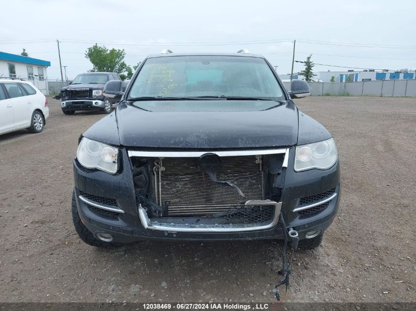 2008 Volkswagen Touareg 2 VIN: WVGCB77L18D041883 Lot: 12038469