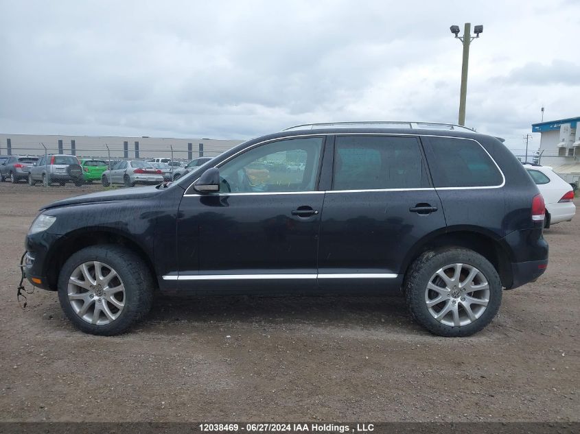 2008 Volkswagen Touareg 2 VIN: WVGCB77L18D041883 Lot: 12038469