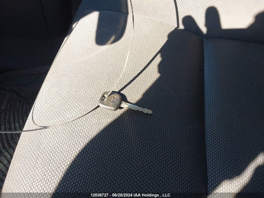 2004 Toyota Corolla Matrix Xr VIN: 2T1KR32E74C784732 Lot: 12038727