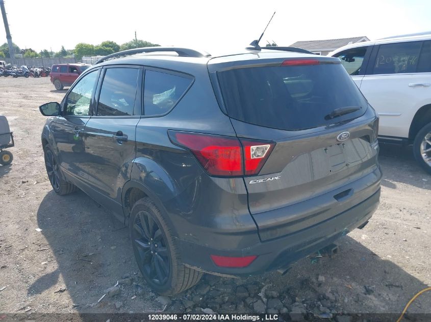 1FMCU9J90KUB39961 2019 Ford Escape Titanium