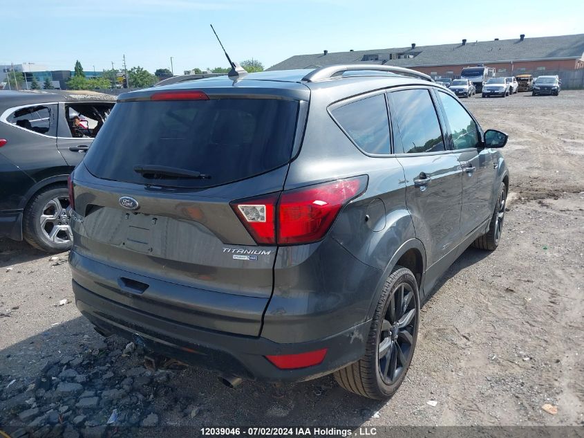 1FMCU9J90KUB39961 2019 Ford Escape Titanium