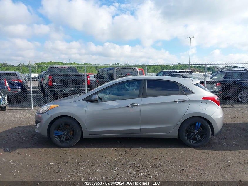 2014 Hyundai Elantra VIN: KMHD35LH9EU223818 Lot: 12039653