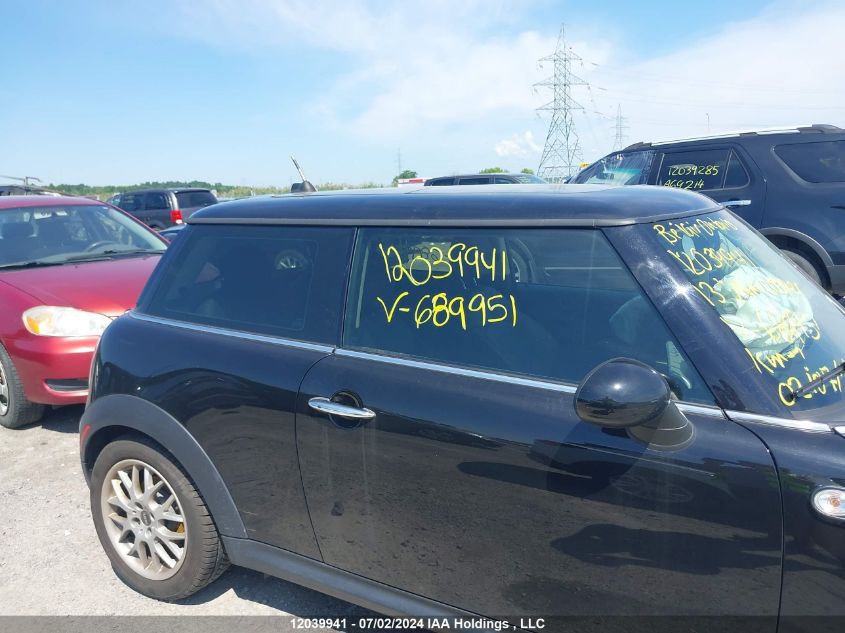 2013 Mini Cooper Hardtop VIN: WMWSU3C50DT689951 Lot: 12039941