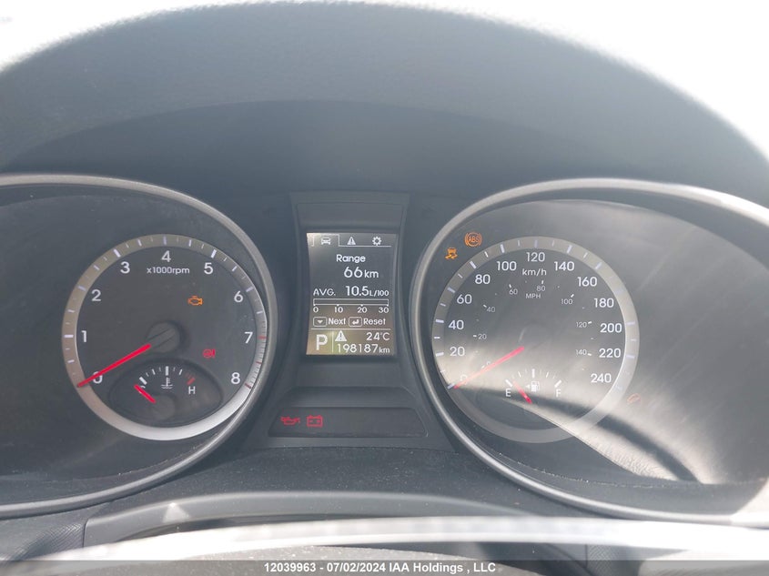 2014 Hyundai Santa Fe VIN: 5XYZUDLB8EG216003 Lot: 12039963