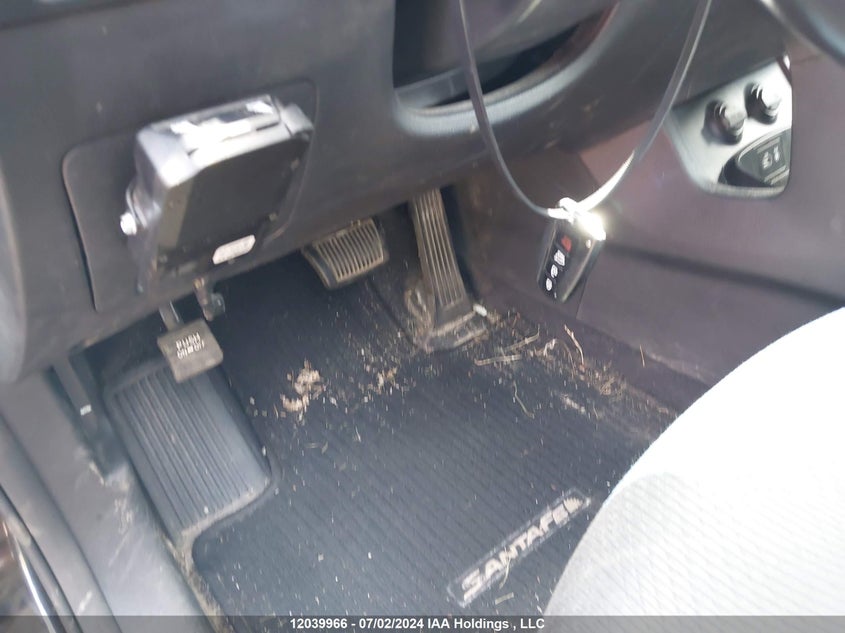 2017 Hyundai Santa Fe Se/Limited VIN: KM8SNDHF3HU180343 Lot: 12039966