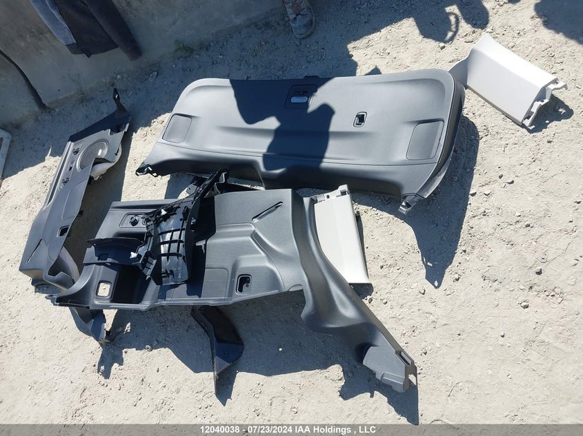 2023 Subaru Forester VIN: JF2SKEPC2PH547400 Lot: 12040038